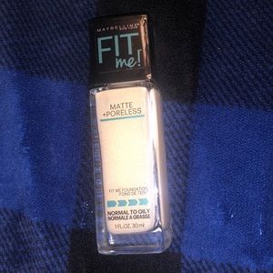 Matte fit me foundation, for oily skin. Shade 110.
